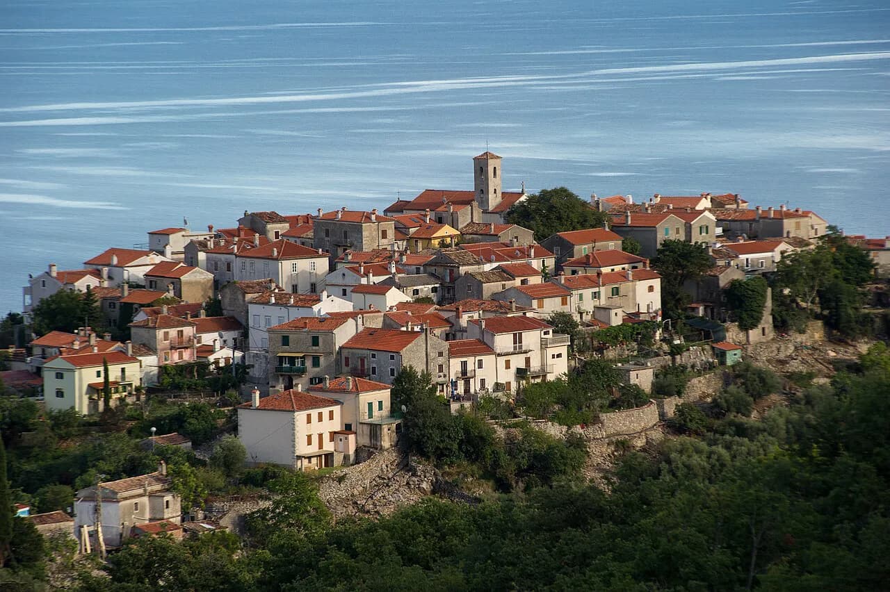 Beli on Cres: Hilltop Village, Roman Bridge and Griffon Vultures