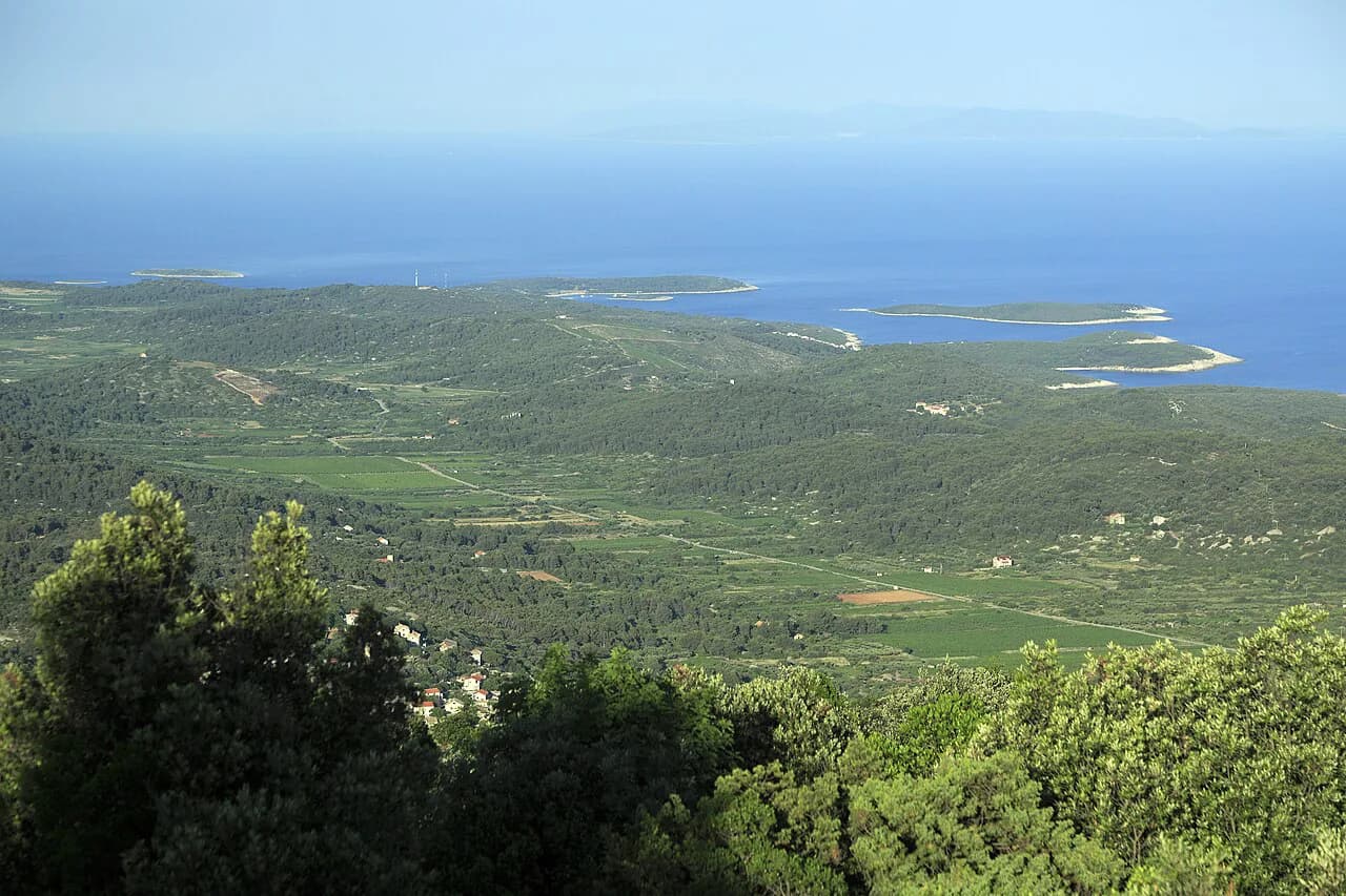 Blue Cave Croatia: Visit from Split or Vis Guide