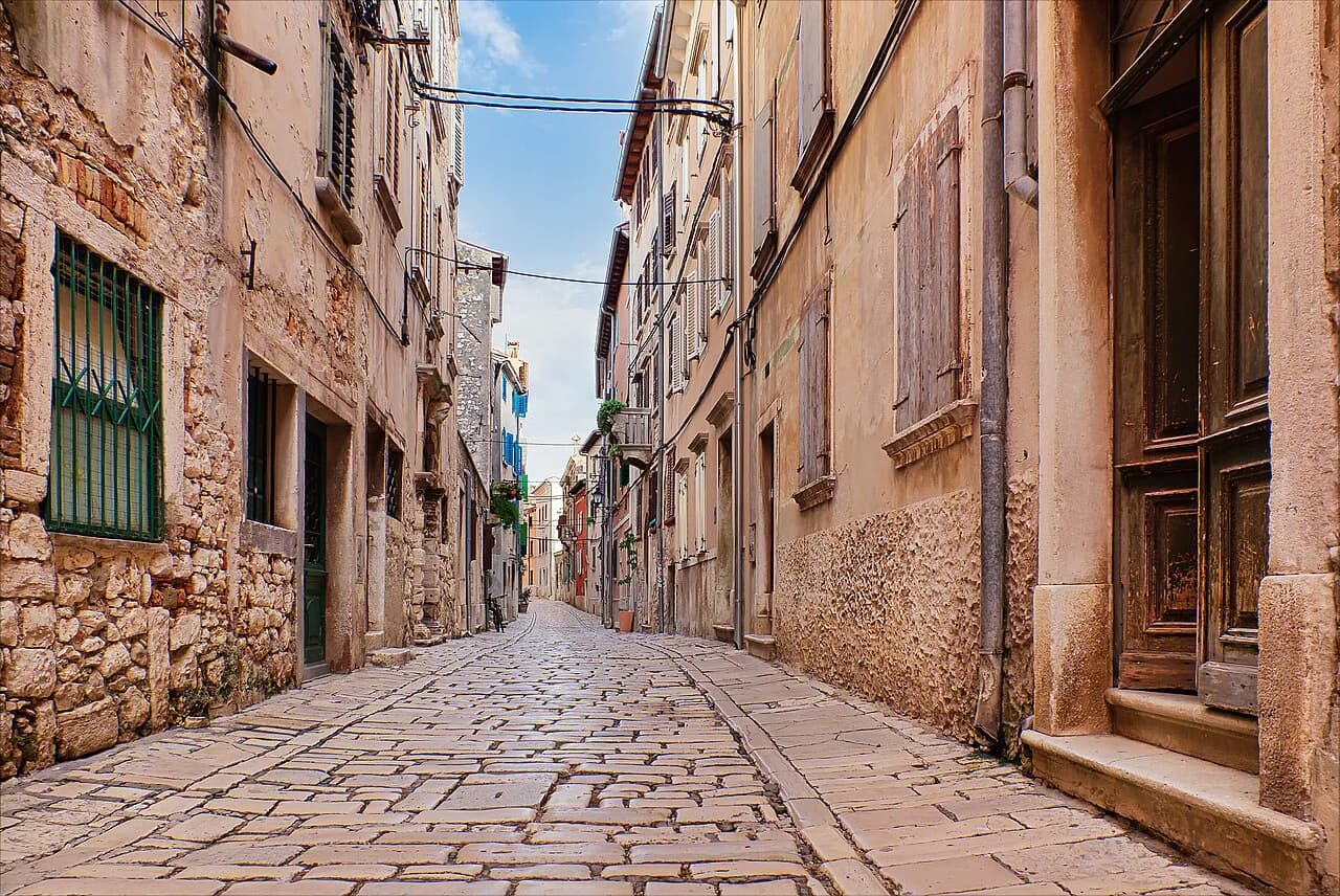 Rovinj Neighborhoods: 4 Area Guides