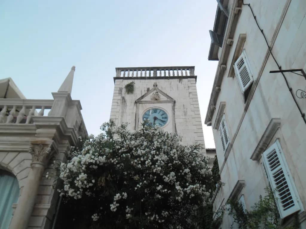Hvar Clock Tower: Visiting the Leroj on Hvar's Pjaca