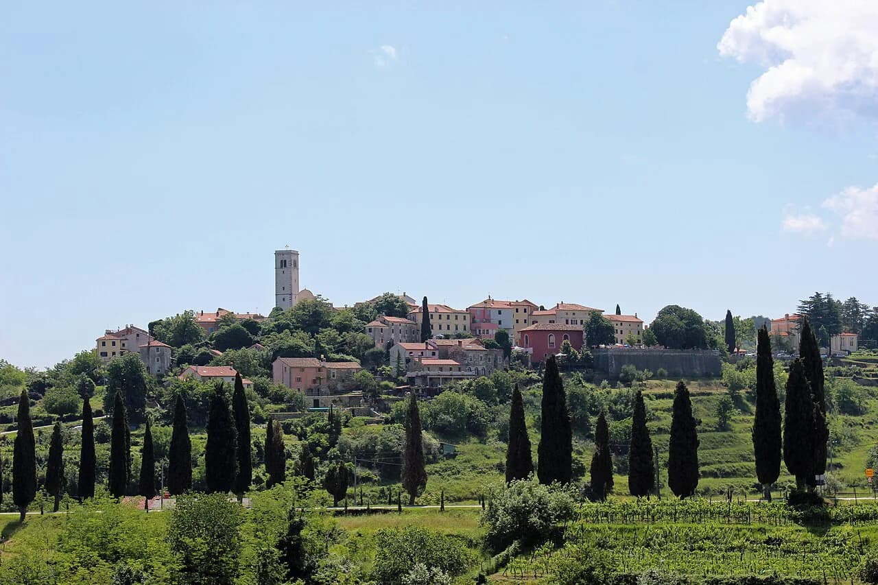 Oprtalj, Istria: A Guide to the Hill Town and Its Churches