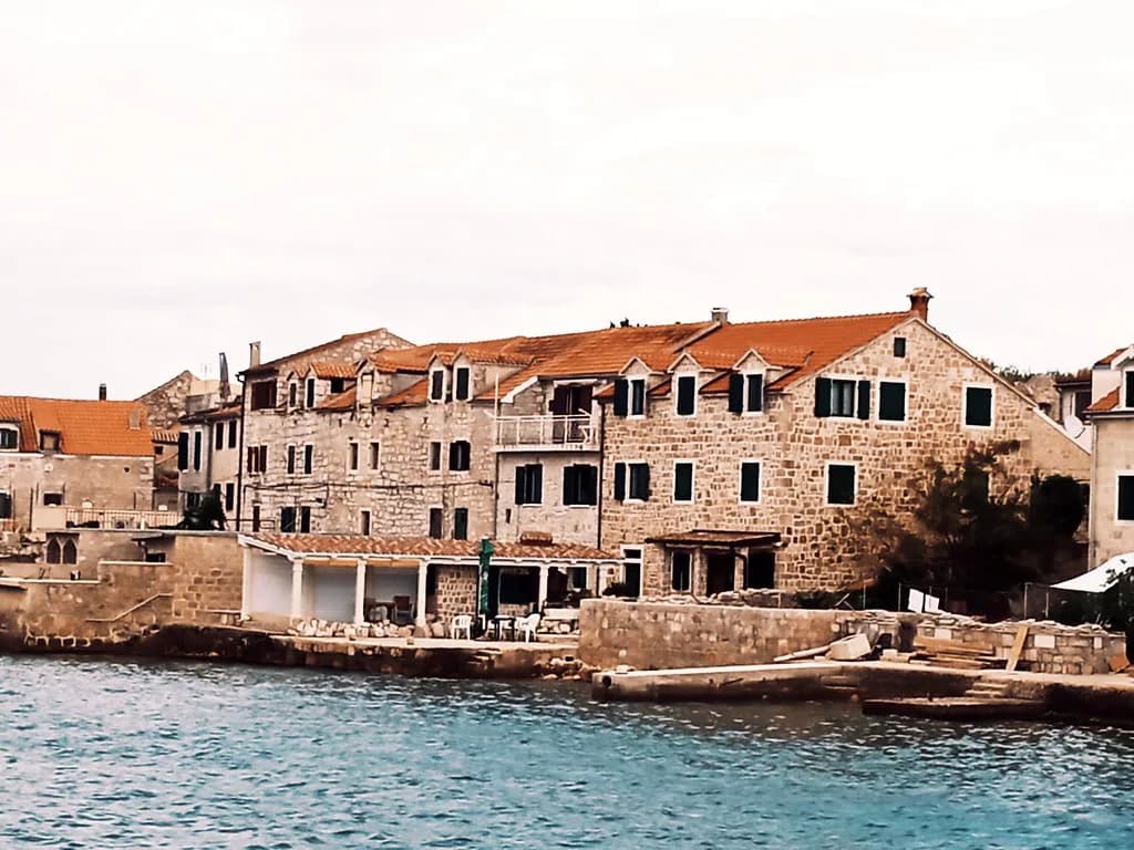 Prvić Island Guide: Prvić Luka, Šepurine and Faust Vrančić