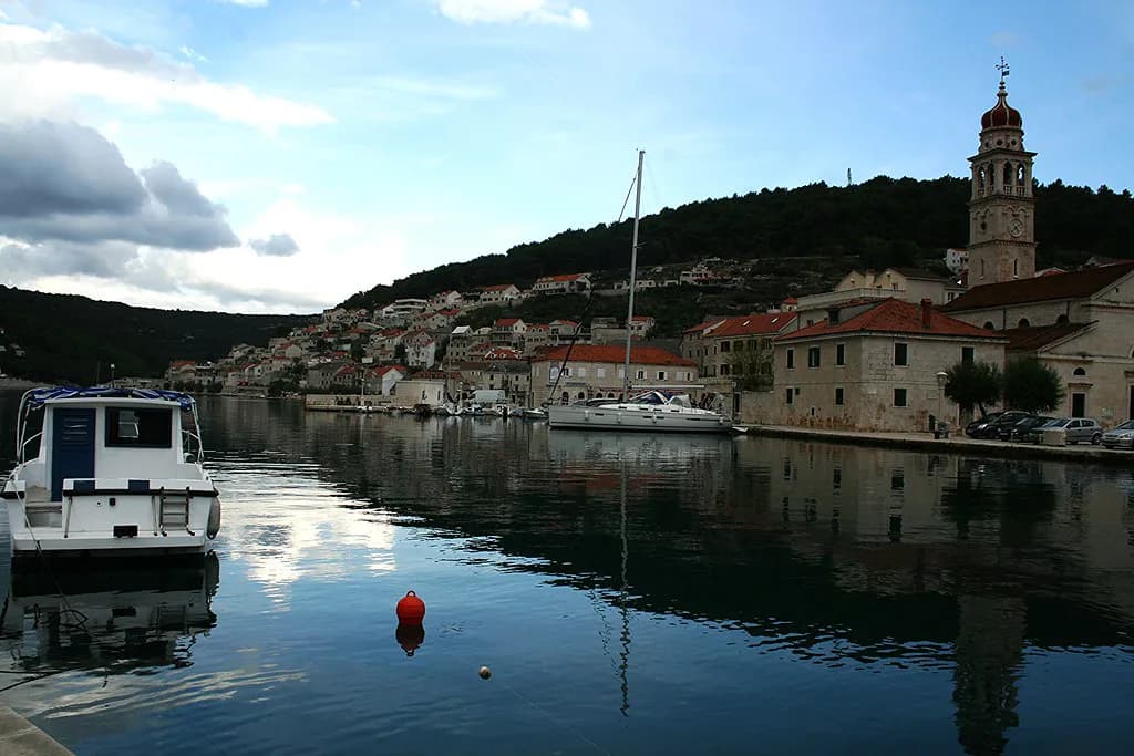 Pučišća, Brač: Stone Village Guide and What to See