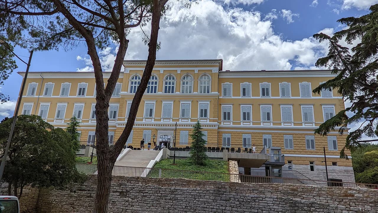 Pula Roman Ruins: What to See and How to Walk Them