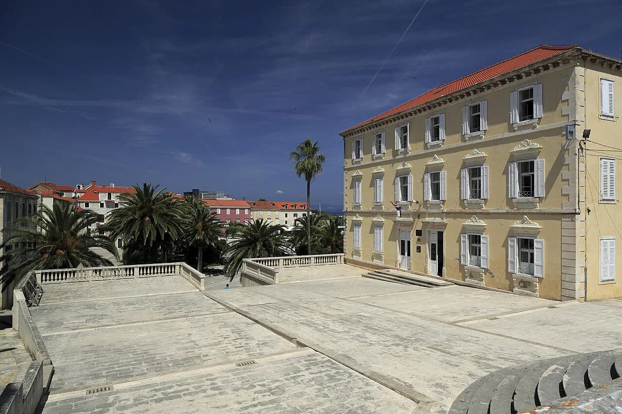 Supetar, Brač: Ferry Port, Old Town and How Long to Stay