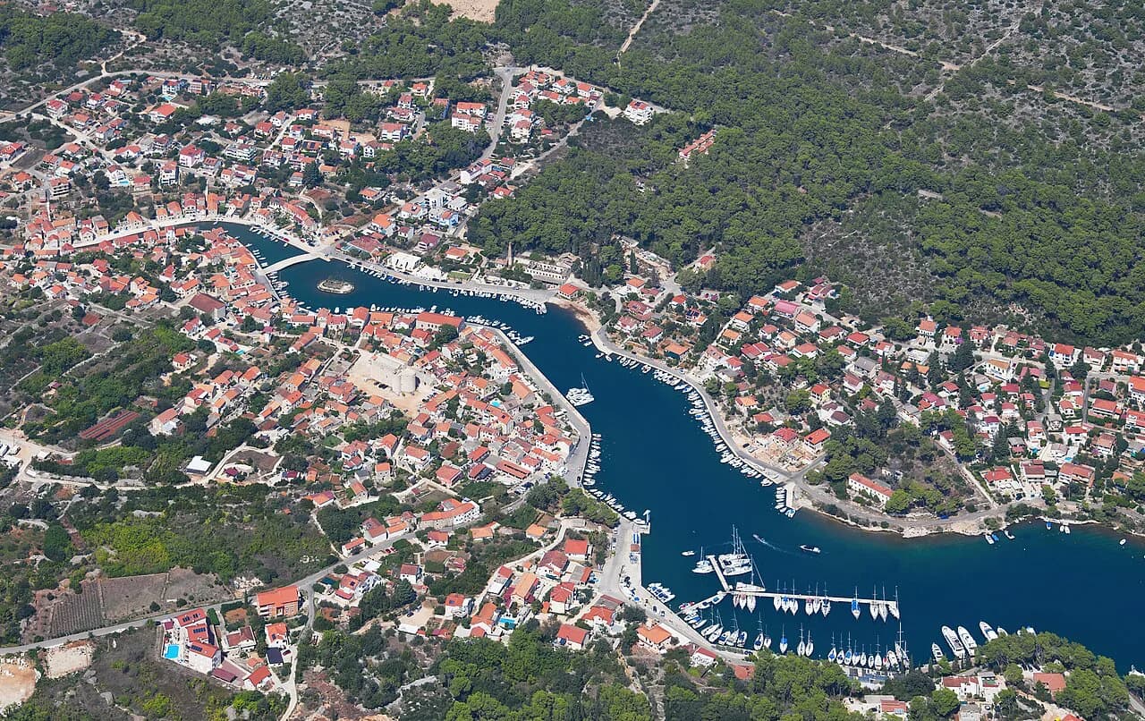Vrboska, Hvar: Where to Stay and What to See