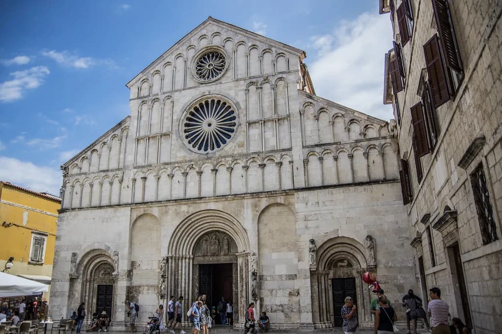 Zadar Cathedral Guide: Plan Your Visit to St Anastasia's