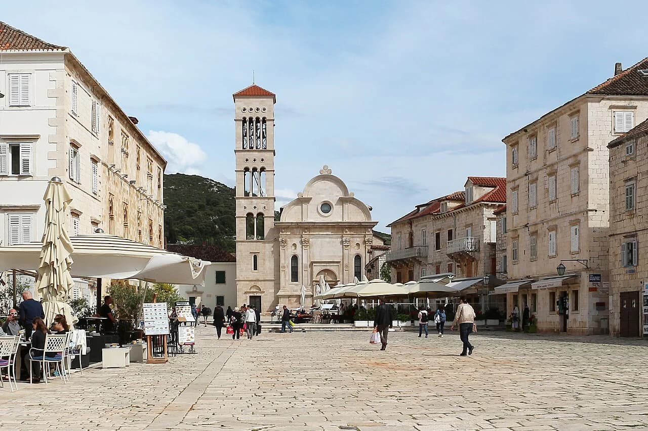 Hvar Walking Tour: A Self-Guided Route Through the Old Town