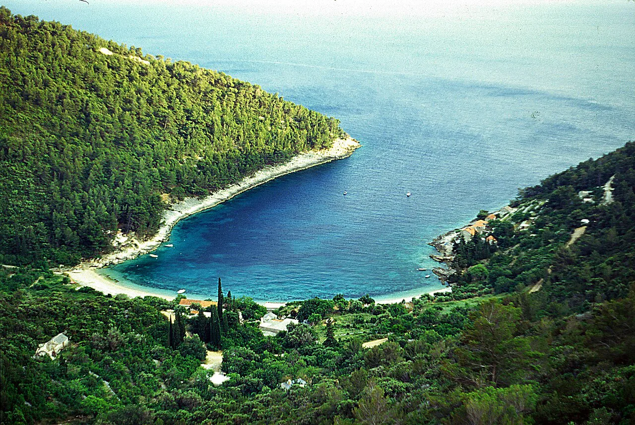 The bay of Pupnatska Luka on the south coast of Korčula below Pupnat.