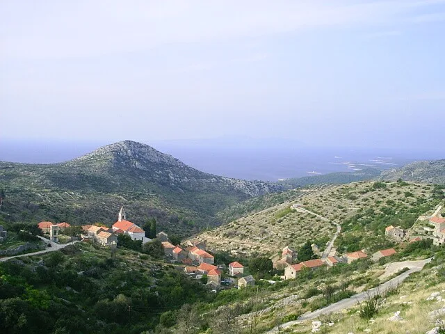 The village of Velo Grablje in a valley in the interior of Hvar